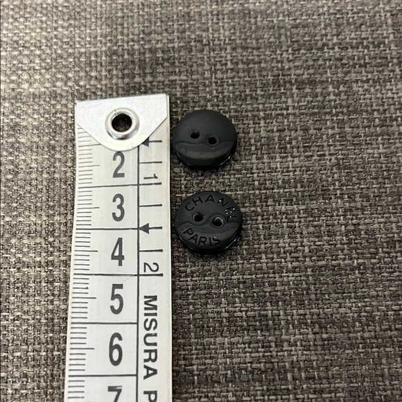 Chanel Paris Buttons - Picture 4 of 4